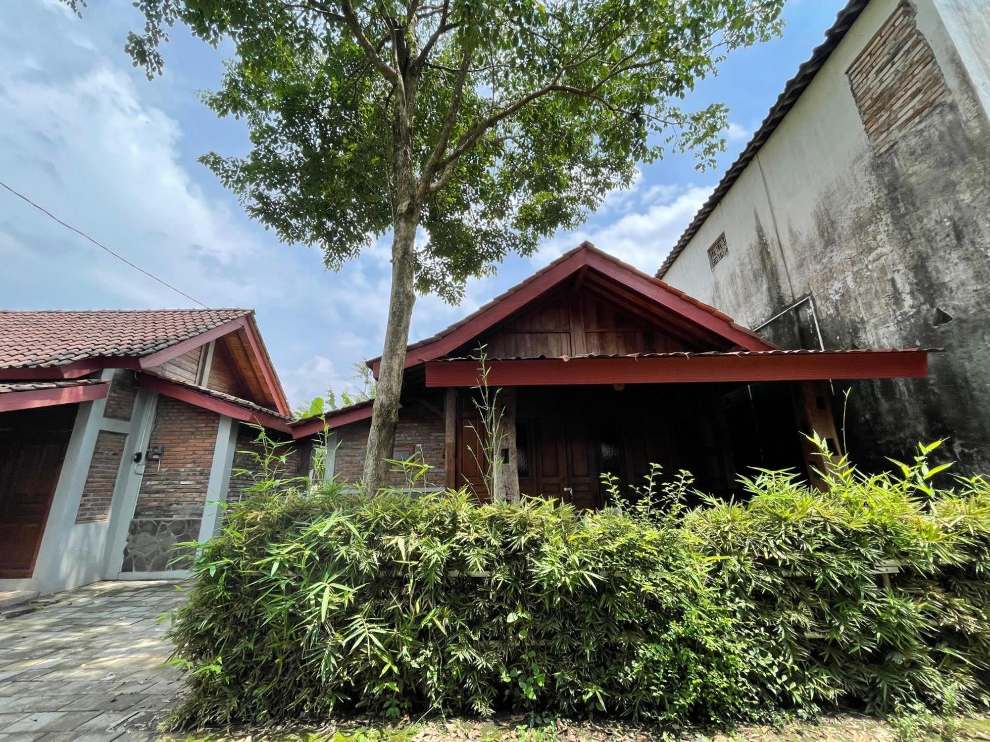 Saka Homestay Boutique & Cafe マゲラン エクステリア 写真