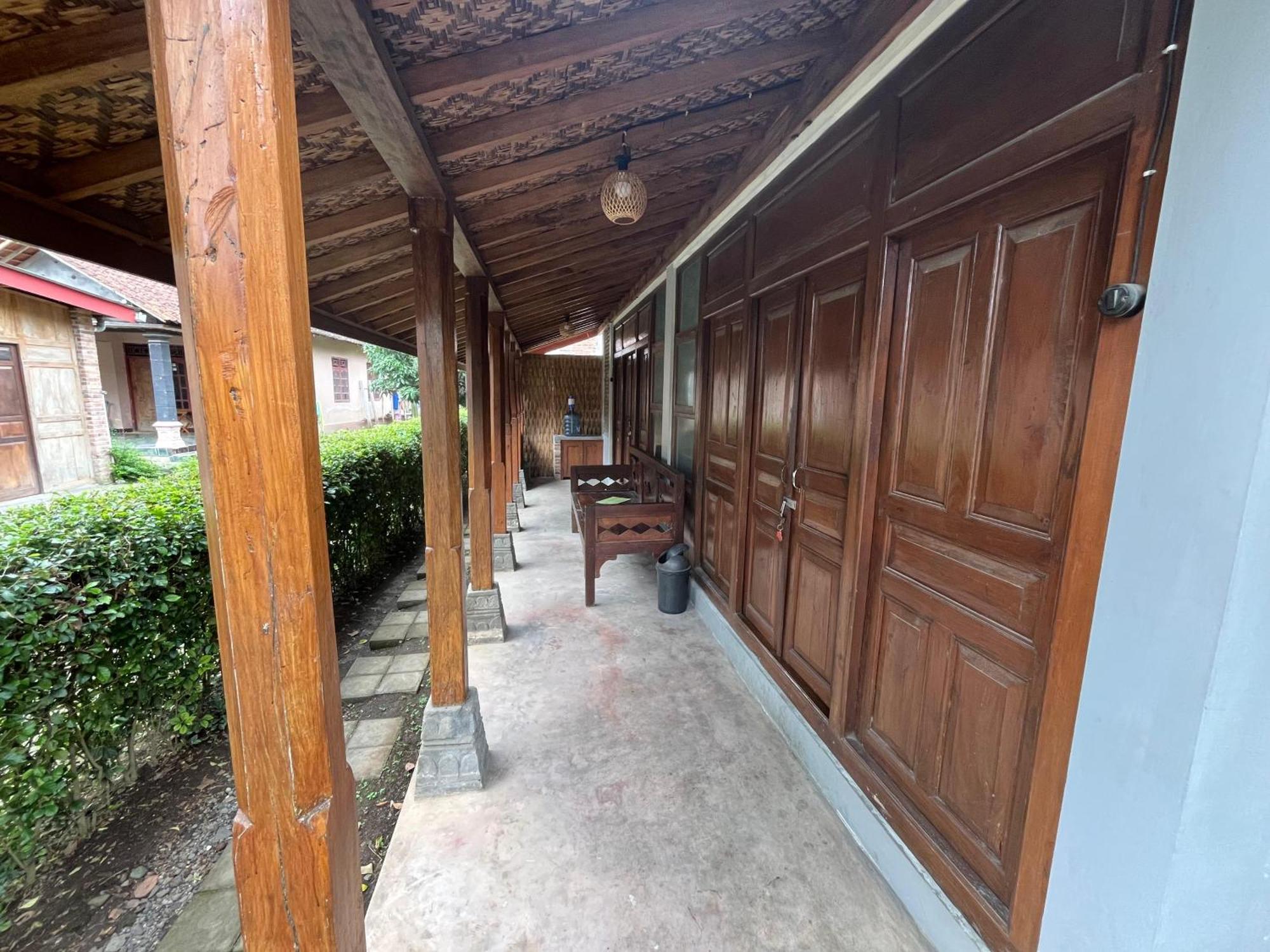 Saka Homestay Boutique & Cafe マゲラン エクステリア 写真