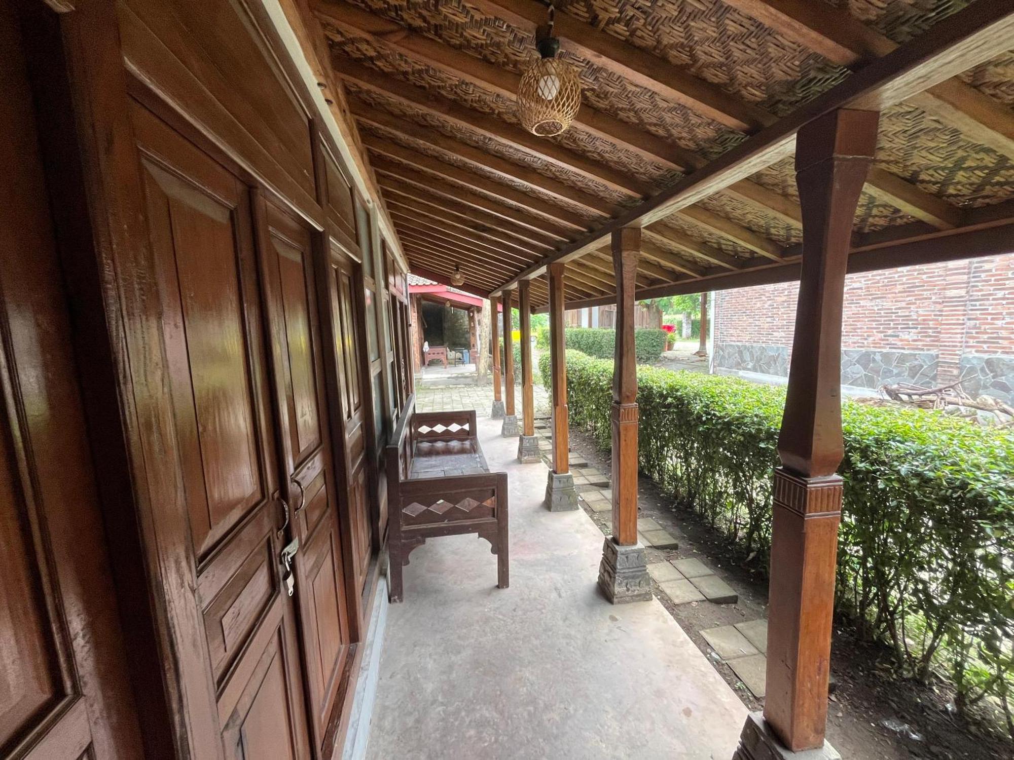 Saka Homestay Boutique & Cafe マゲラン エクステリア 写真