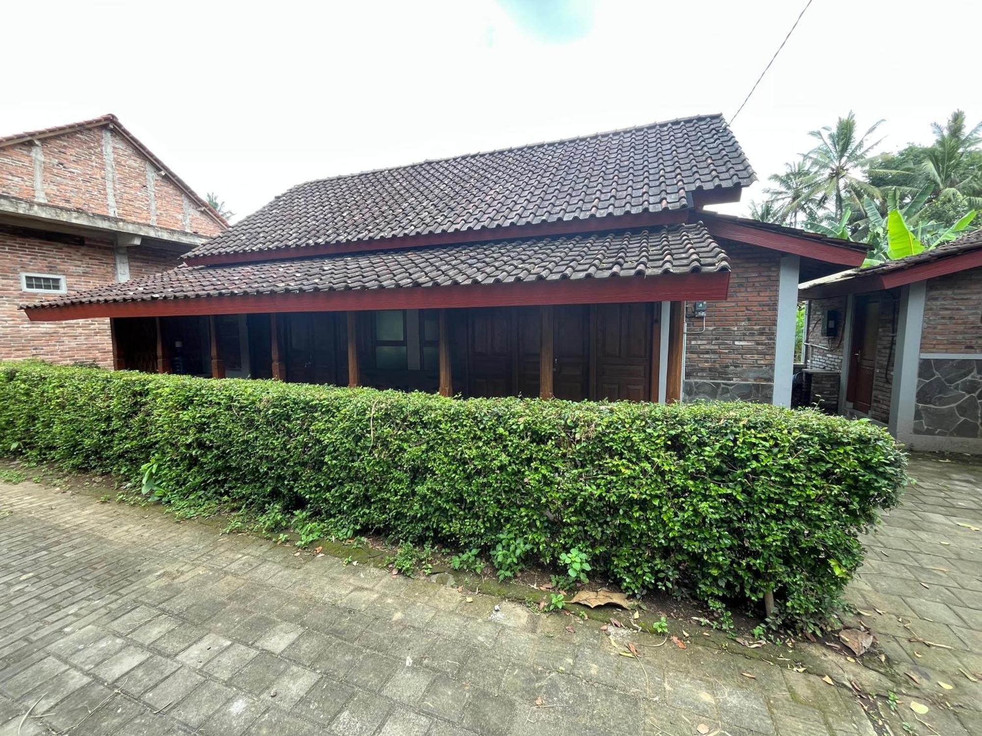 Saka Homestay Boutique & Cafe マゲラン エクステリア 写真